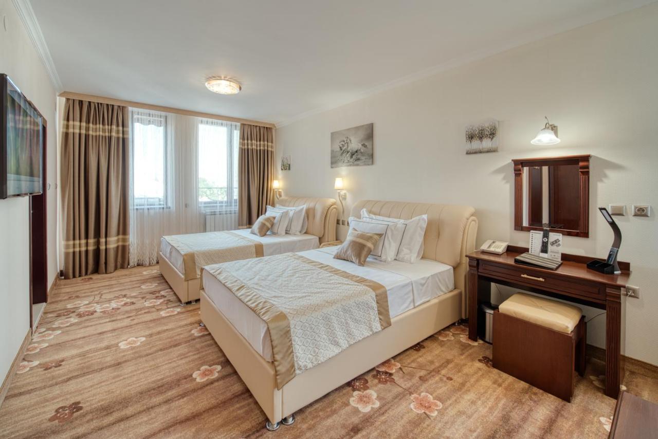Residence Konstantina Palace Kazanlŭk Eksteriør bilde