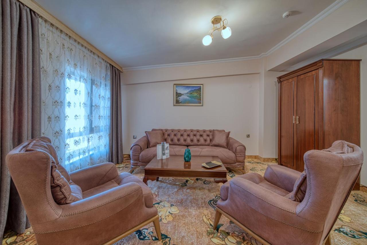 Residence Konstantina Palace Kazanlŭk Eksteriør bilde